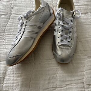 ADIDAS COUNTRY OG WOMENS 7.5 NEW